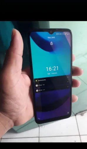 Moto E20 bem conservado 
