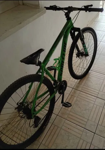 Vendo ou troco uma bicicleta