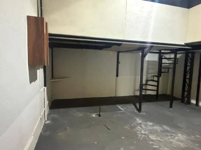 Aluga- se sala comercial