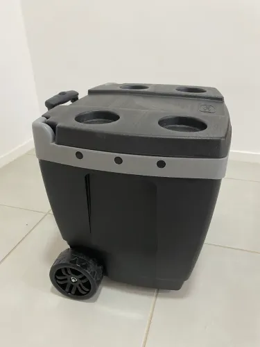 Caixa Térmica MOR 42L com Rodinhas - Estado de Nova