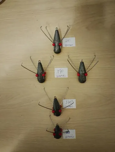 Kit com 5 unidades de Chumbada de pesca tipo garateia