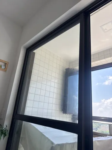 Porta de vidro moldura em alumínio