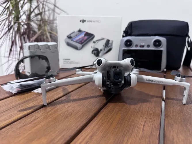 Drone DJI Mini 4 Pro Fly More Combo Plus Estado de Novo!
