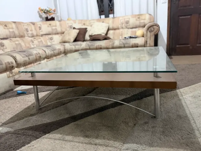 Mesa de Centro com Vidro