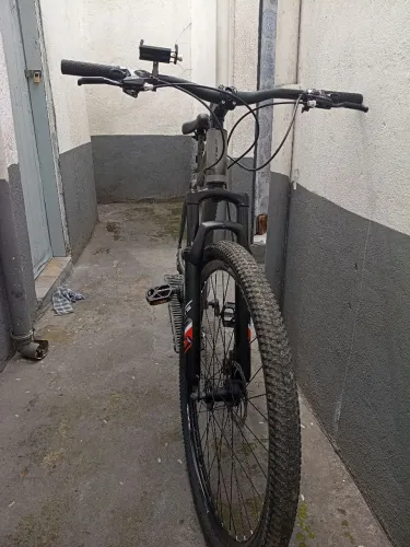? vendo bicicleta aro 29 GTS Um mês de uso ? quando de alumínio ? 24 marchas ? 700,00