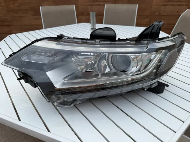 Farol esquerdo Outlander 2016 em diante 