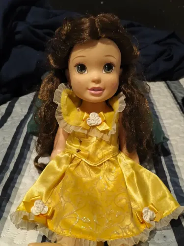 Boneca Bela Disney 