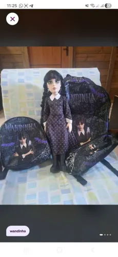 Kit Wandinha, boneca 45cm + mochila grande+ lancheira+ estojo 