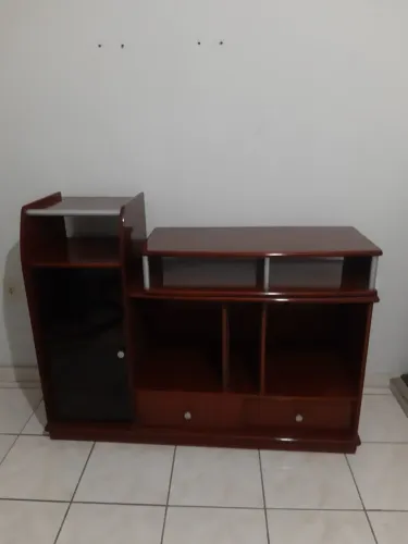 Vendo sofá excelente e Rack TV ótimo.