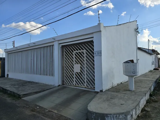 Casa com 3 suítes + escritório espaçoso, pertinho do IFRO