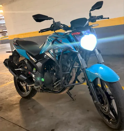 (Extra) yamaha Fazer 250 excelente estado de conservação e baixo km