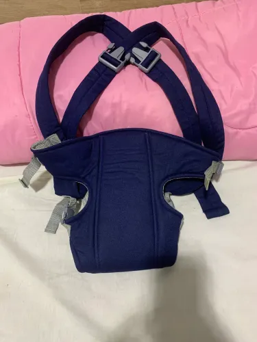 Kanguru azul para carregar bebê 