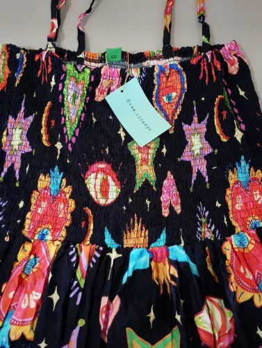 Vestido lindo e estiloso.