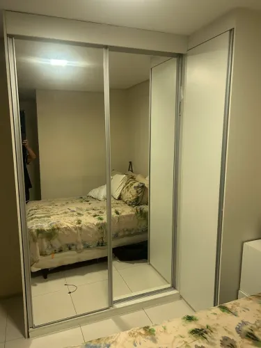 Guarda roupa à venda