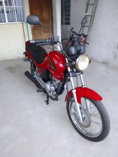 Vendo moto tudo ok certinha