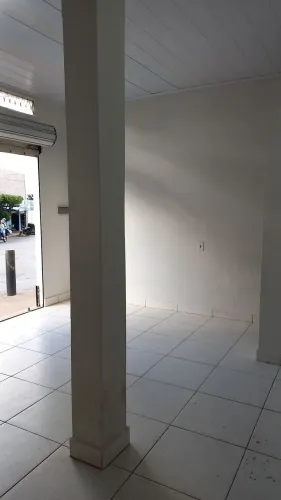 Alugo ponto comercial no bairro Maracanã, rua fluminense 13! Tamanho 25 metros !