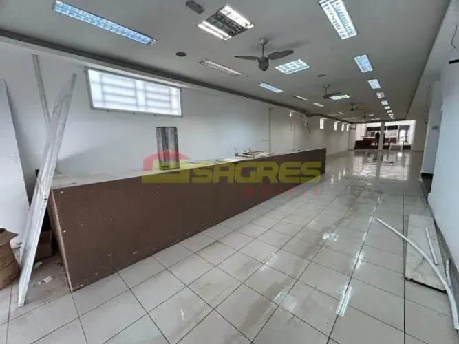 Galpão 300 m² em Santana por R$10.000,00