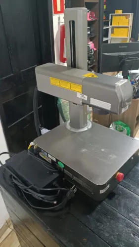 Máquina de gravação a laser 