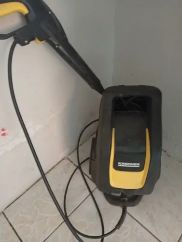 Lavadora de Alta pressão.