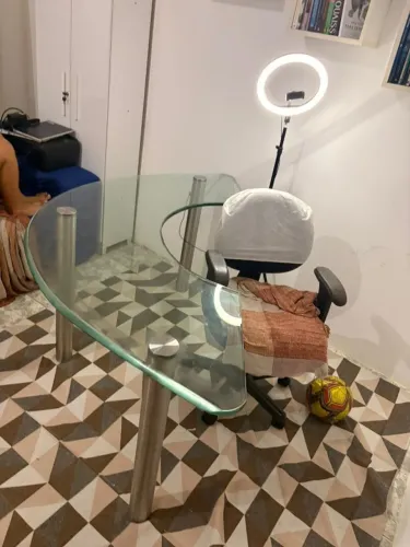 Mesa ideal para escritório.