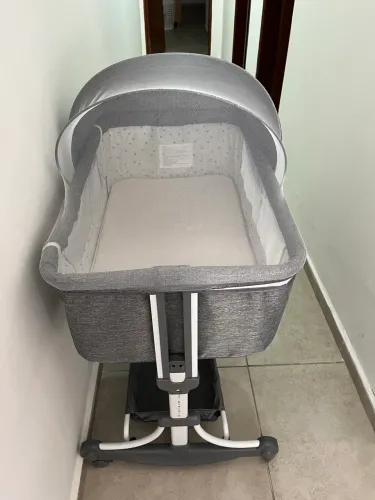 Berço Moises Portatil Co Bed Acoplavel a Cama com Função Balanço e Mosquiteiro