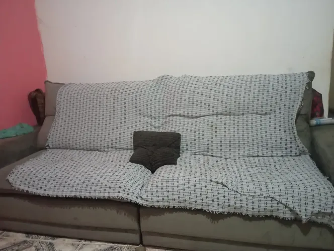 Vende-se sofa semi novo