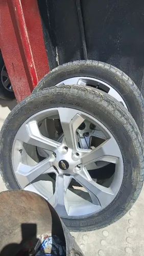 Rodas aro 22 com pneu