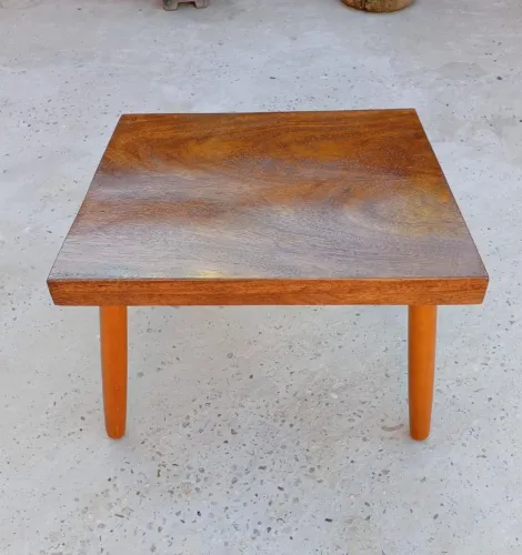 Mesa em madeira retangular 