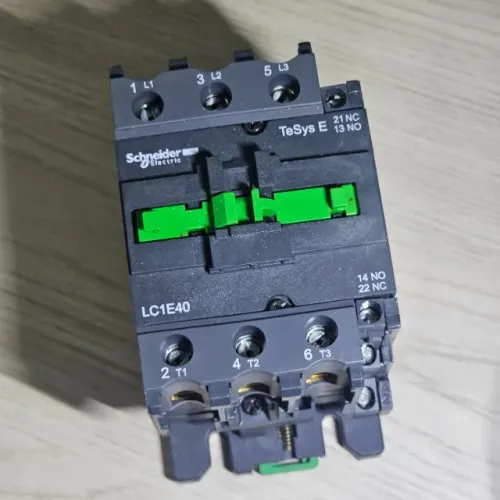 Contator Schneider Electric LC1E40M6 TeSys 40A 220V 