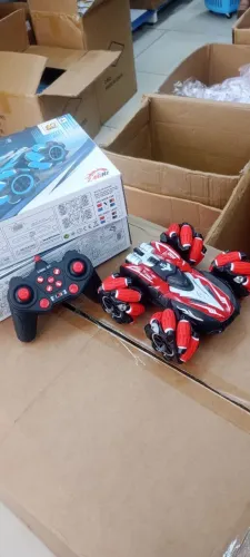 Carro de controle remoto Azul preto e vermelho