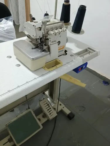 Máquina Overlock Industrial Ponto Cadeia SIRUBA