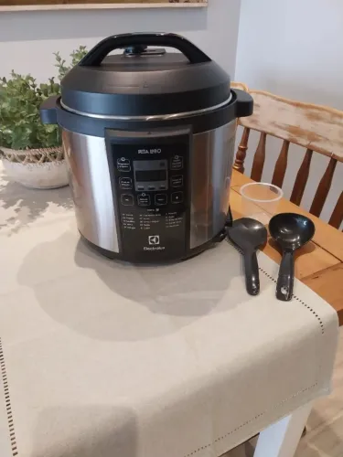 Panela de Pressão Elétrica Electrolux por Rita Lobo 6L