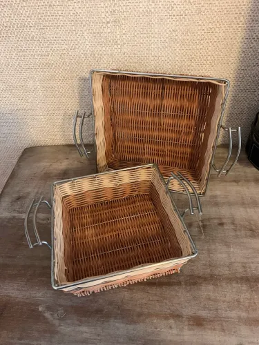 2 cestos / bandejas de vime para pães 