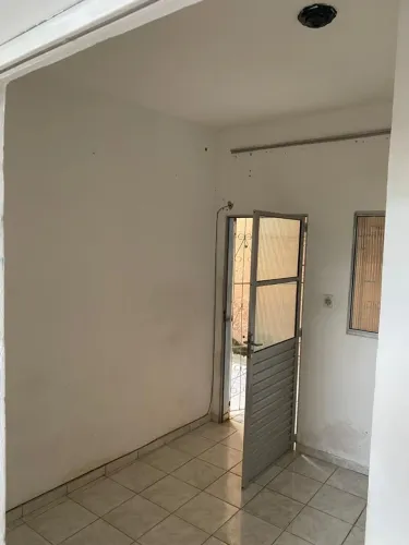  Quarto, sala, banheiro e cozinha com varanda