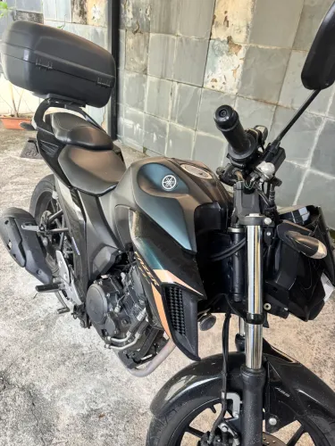Fz25 verde fosco 2024 linda
