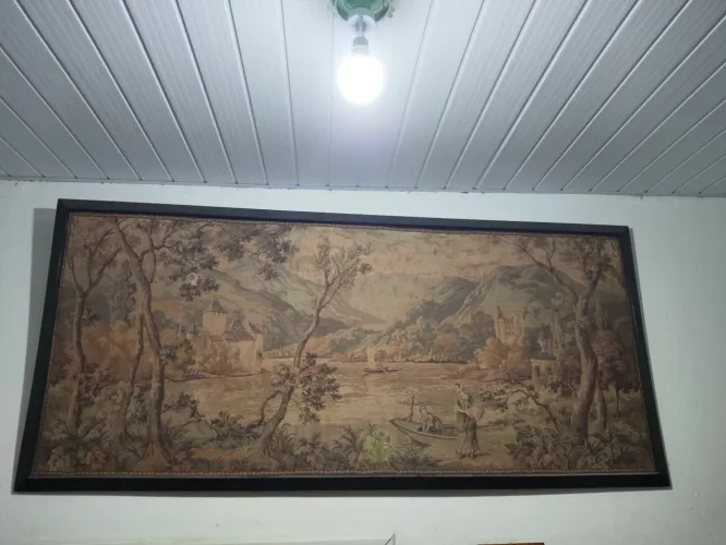 Quadro de Gobelem antigo em ótimo estado.