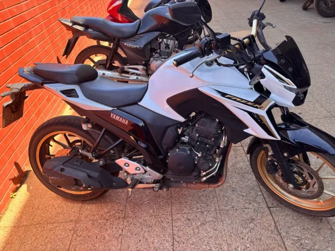Yamaha FZ25 250 Fazer Connected 2025