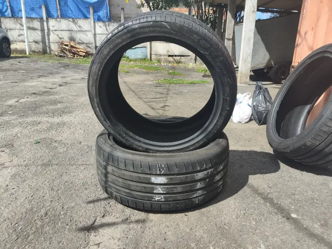 Pneus 245/40 R20