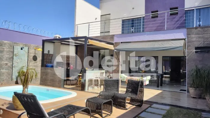 Casa residencial disponível para venda no bairro Loteamento Portal do Vale II em Uberlândi