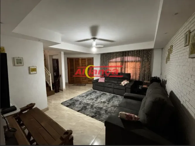Casa à Venda em Arujá/SP - Jordanópolis | Excelente Localização | Ampla e Versátil