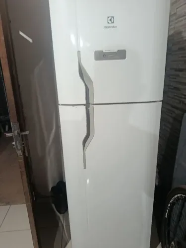 Geladeira Eletrolux 280 litros