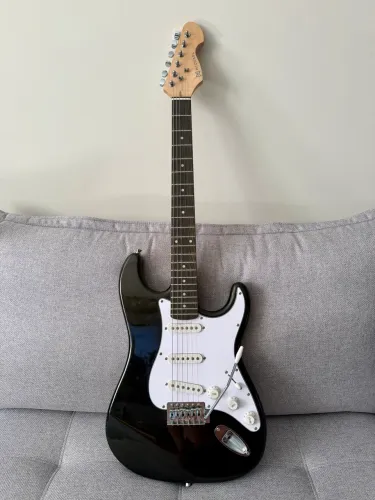 Guitarra Michael Stratocaster