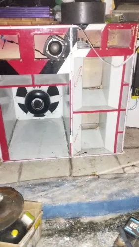 Vendo caixa canhão com boca de 18'