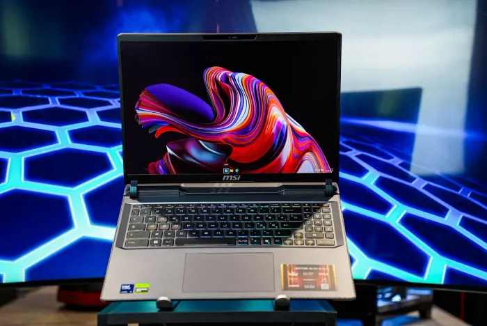 Notebook Gamer MSI VECTOR HX16 Rtx 5080 - Core ultra 9 - 32gb ram - Nvme 1tb