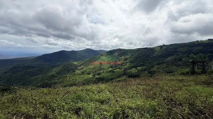 Vista permanente para o horizonte, terreno incrível com 2.000,29 m² em Mulungu.