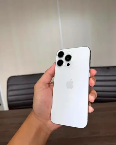 iPhone 15 Pro 128GB Titânio Branco
