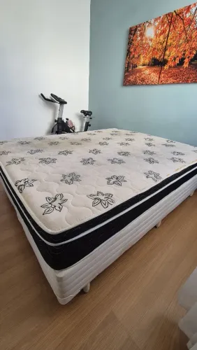 Vendo cama Queen 1,94×1,60
