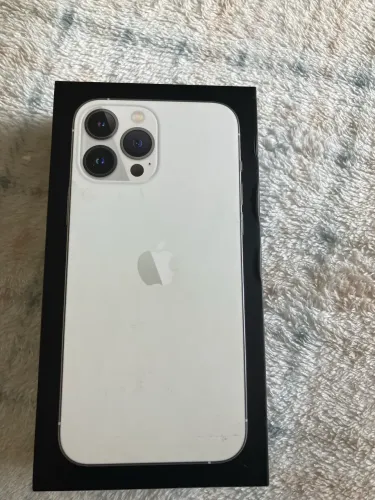 iPhone 13pro Max 128GB branco com a tela nova e um ano de garantia do serviço tudo 100/?