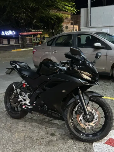 Yamaha R15 2024 Preta - Conservada, Revisada e Equipada