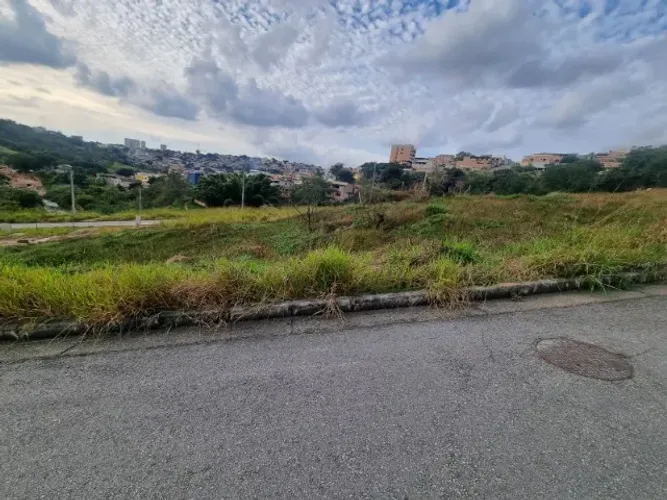 Lote de 200m² em Ibirité no bairro Ibituruna pertinho do Barreiro de BH